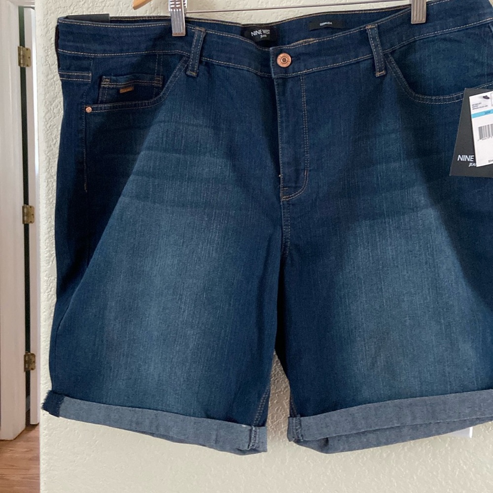 Plus size Denim shorts.